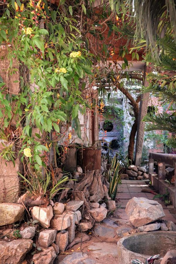 Y.O Inn Kon Tum Экстерьер фото